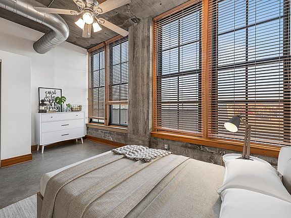 4th image of 2615 Washington Blvd #208
