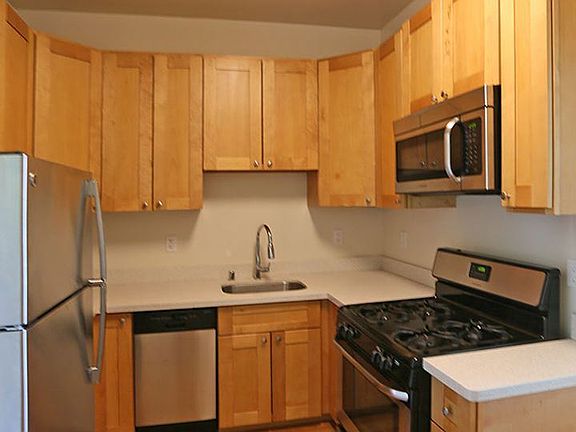 4th image of 1300 Golden Gate Ave #208