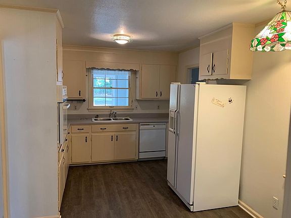 4th image of 1400 Liberty Dr