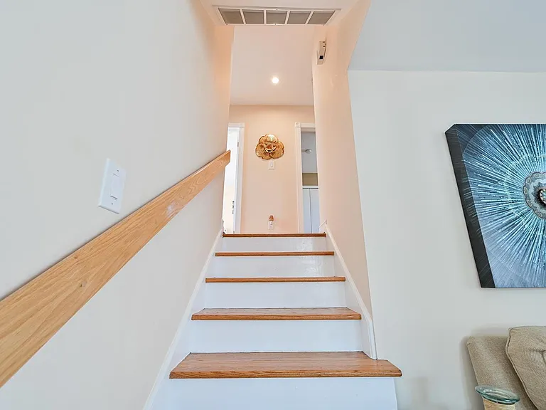 100 N Argyle Ave — Photo 18