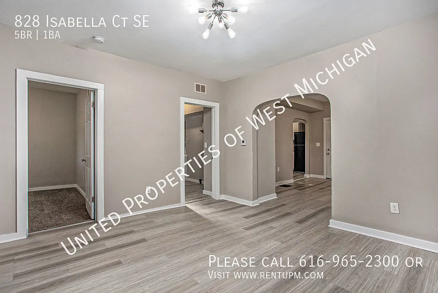 Available Now | 5 Bed 1 Bath Single Family Home in South East Grand Rapids | Modern Amenities | F... — Photo 2