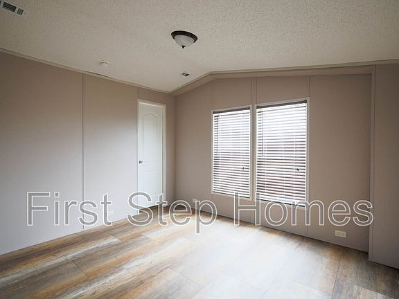 4th image of 1114 Tres Picos St