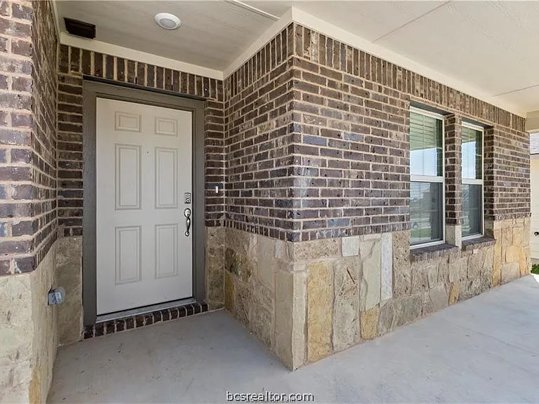 2119 Chief St — Photo 2