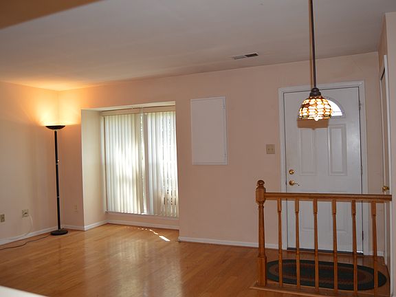 3rd image of 6013 Netherton St
