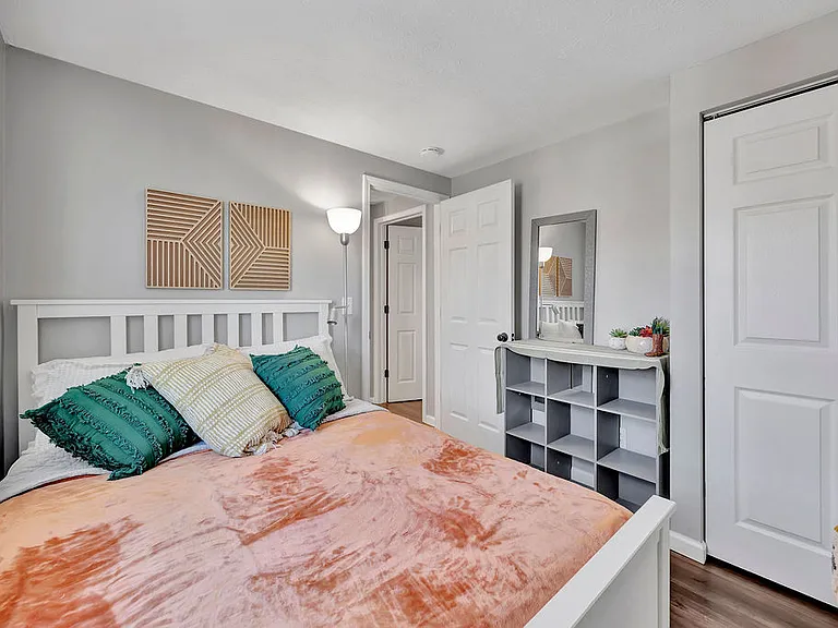 742 S Poplar St — Photo 11
