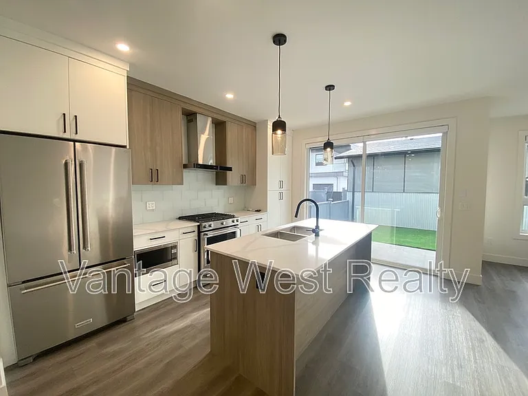 867 Morrison Ave #4 — Photo 4