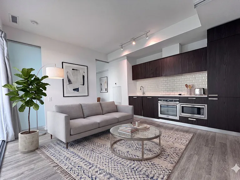 50 Charles St E #3613 — Photo 9