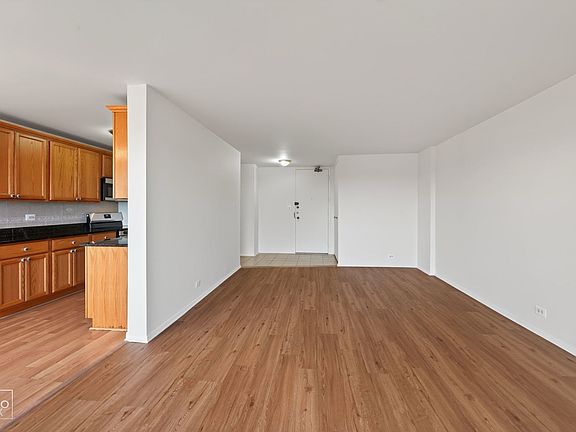 3rd image of 7141 N Kedzie Ave APT 910