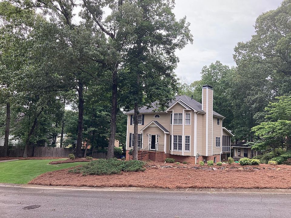 2nd image of 6061 Woodvale Cir