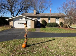 2259 Valley View Rd, Hermitage, PA 16148