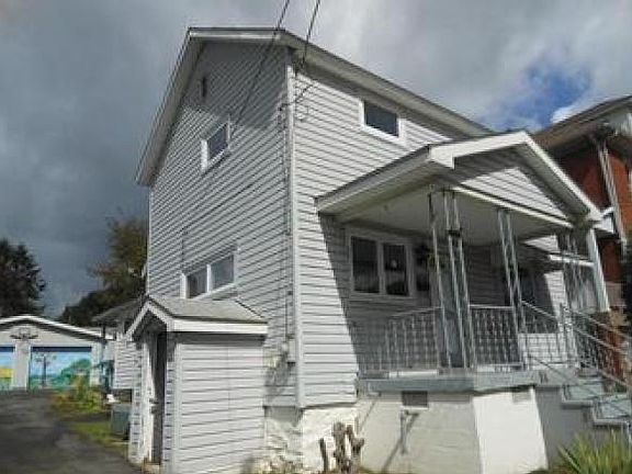 3rd image of 1025 Hill St