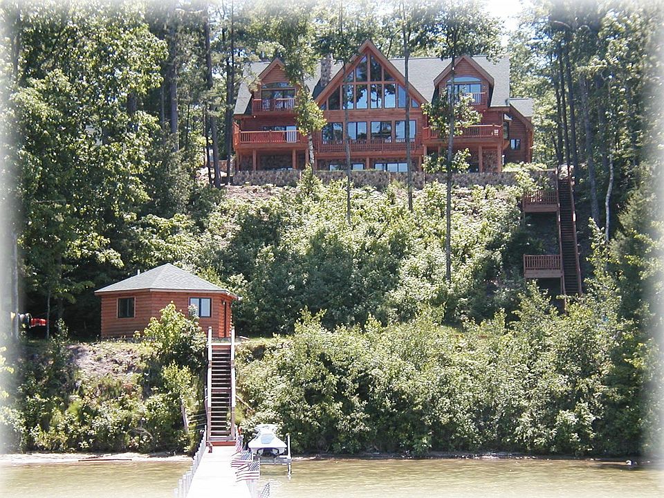 Elegant Lakefront Log Home