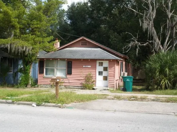 1031 E McDonald Ave, Eustis, FL 32726
