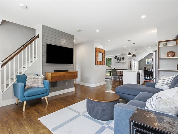 4th image of 33 Bryant St