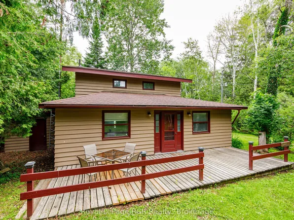 35 Georgian Manor Dr, Collingwood, ON L9Y 3Z1