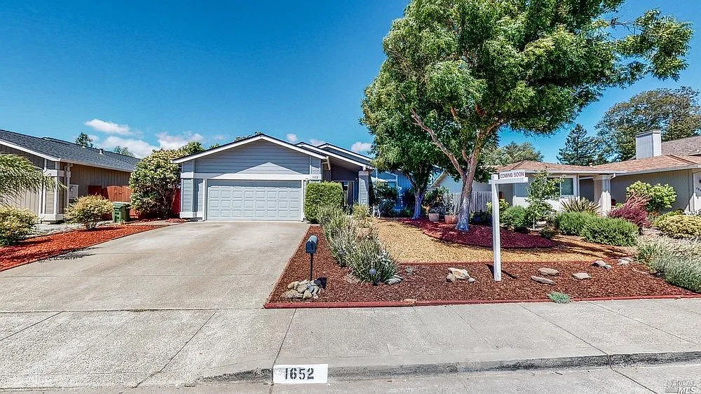 1652 Calle Ranchero photo 1
