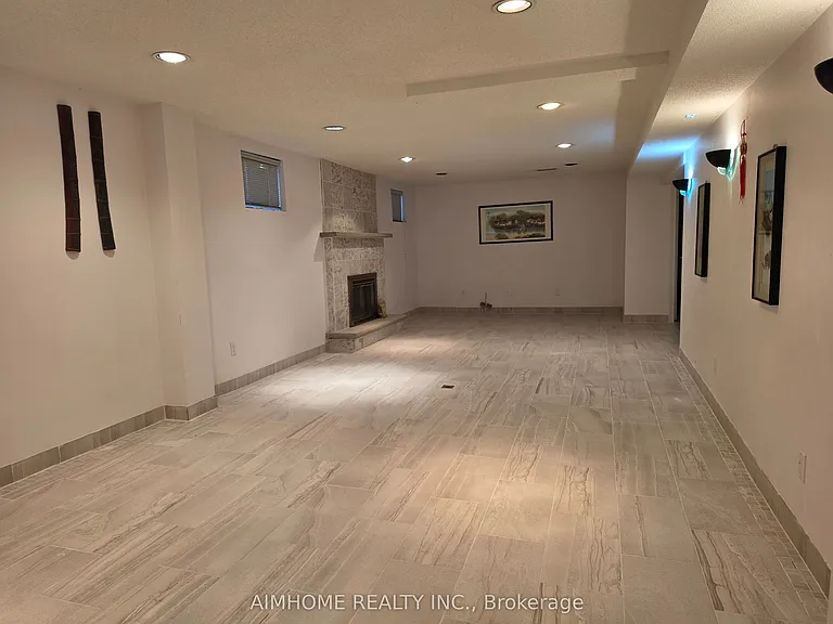 49 Holbrook Ct — Photo 27