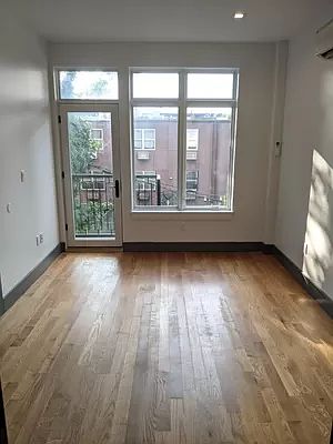 5th image of 25 Woodbine St #2C