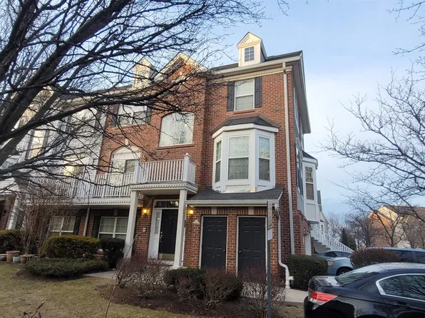 13 McMartin Ct, Jersey City, NJ 07305