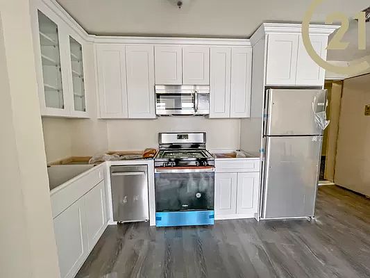 2nd image of 2555 E 12th St APT 6E