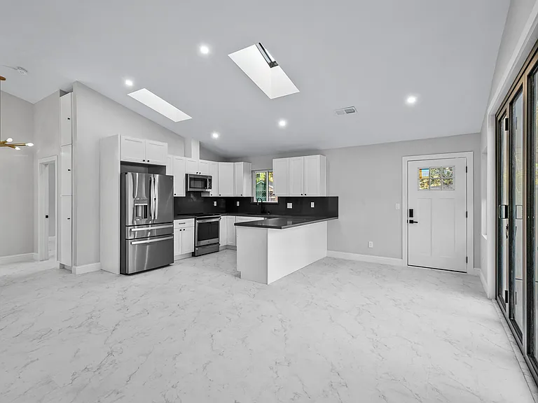 1217 Mountain View Blvd #A — Photo 7