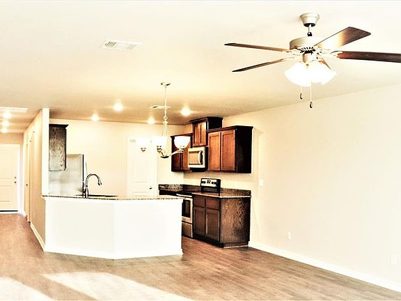 5th image of 141 Ellis Ct #B