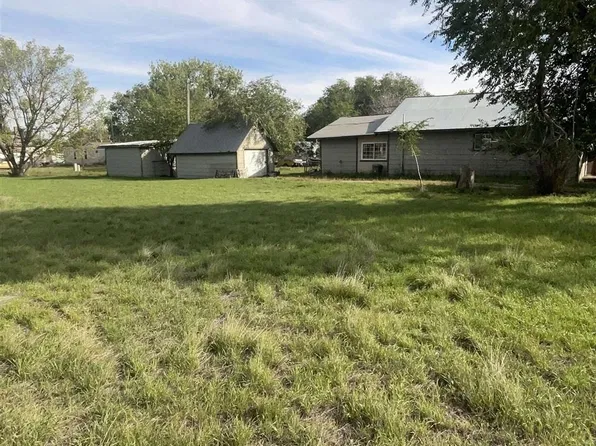 225 Oak St, Fairburn, SD 57738