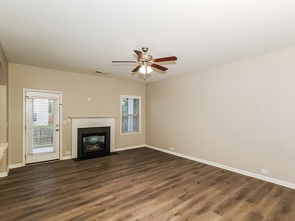 4th image of 3924 Lake Manor Way