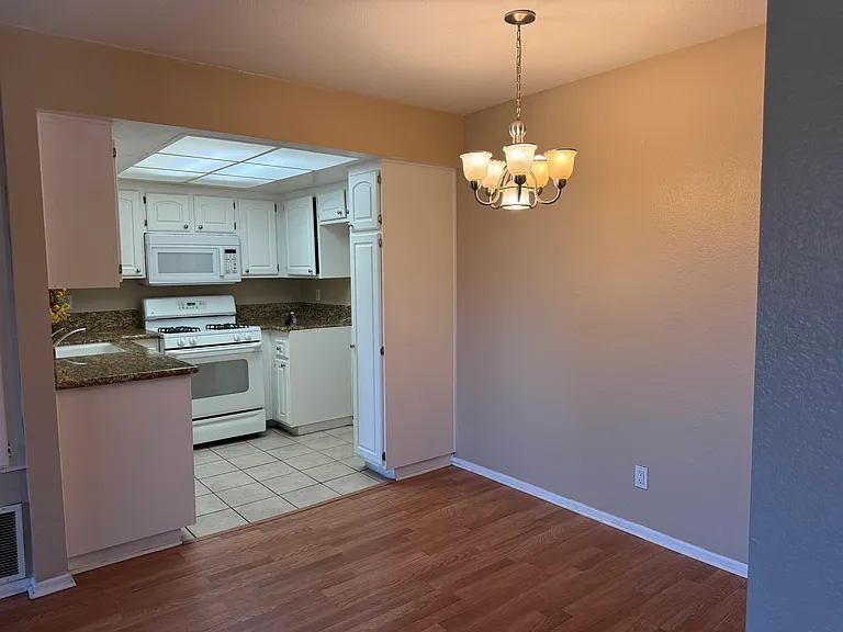 1309 W Mission Blvd #46 — Photo 2