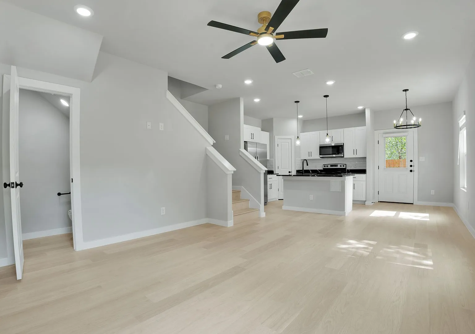 525 Dakota St — Photo 3