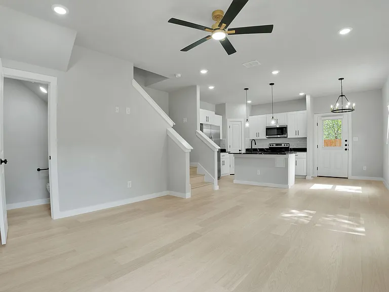 525 Dakota St — Photo 20