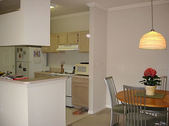 dining/kitchen