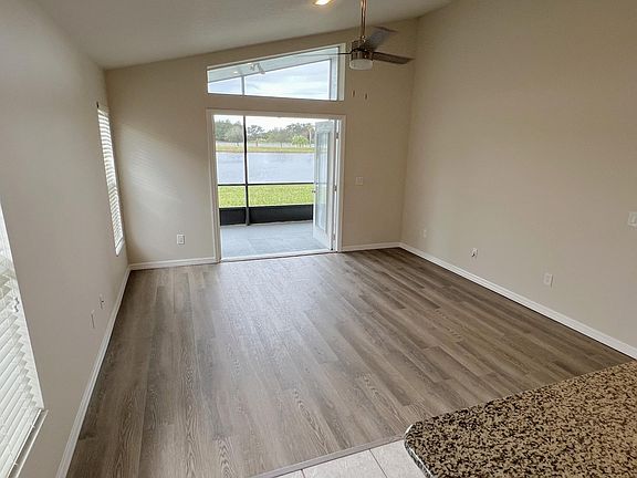 4th image of 11206 Crystal Glen Blvd