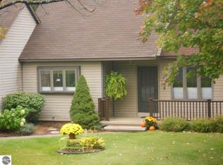 3252 English Woods Dr, Traverse City, MI 49686