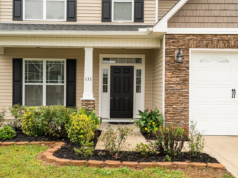 133 Lockwood Dr — Photo 42