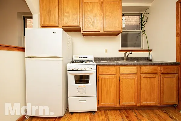 Rented by Mdrn Residential | media 19