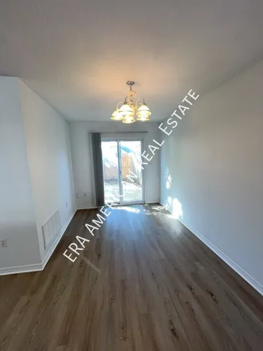 1812 Pointed Leaf Ln Photo 1