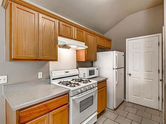5th image of 120 Cassandra Dr