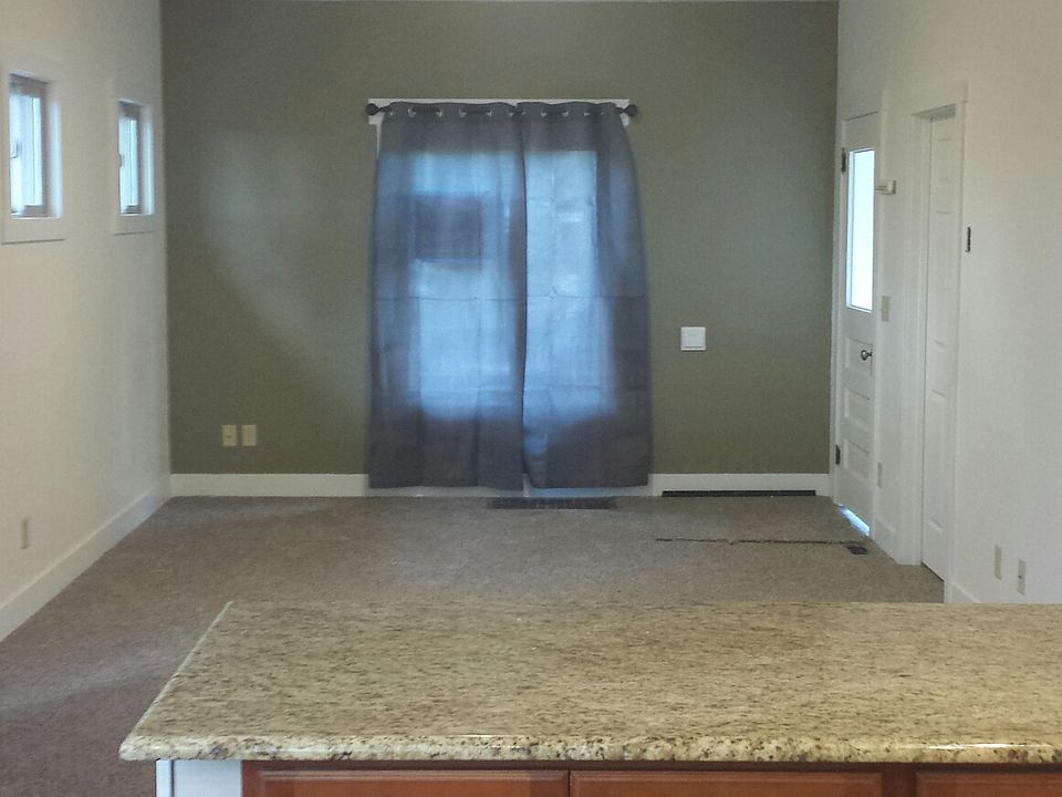 1st image of 900 S 2nd St
