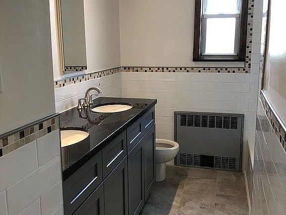 SECOND FLOOR BATHROOM