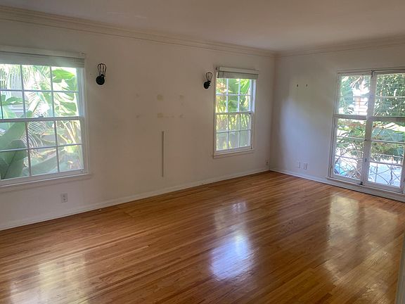 2nd image of 1263 N Crescent Heights Blvd