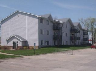 405 4th St APT 16, Waukee, IA 50263