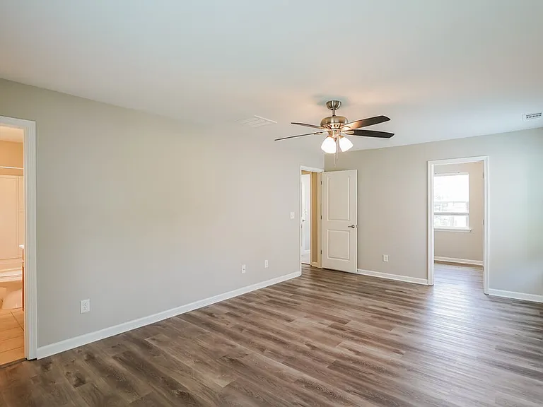 408 Parmley Ln — Photo 8