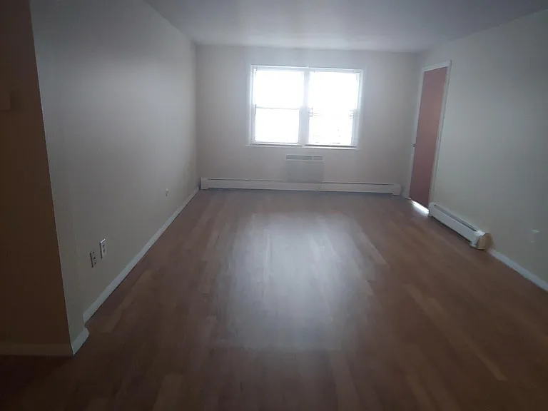 715 N Main St #5 — Photo 6