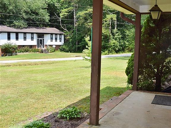 3rd image of 8 Lynchburg Dr