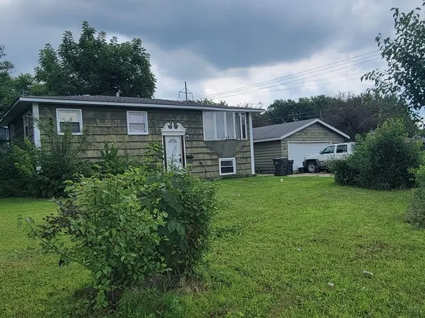 190 Boulder Hill Pass, Montgomery, IL 60538