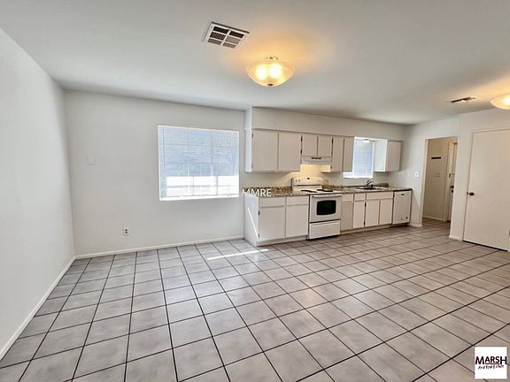 5th image of 518 E Bishop Dr