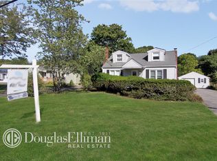 105 Pine Neck Ave, East Patchogue, NY 11772
