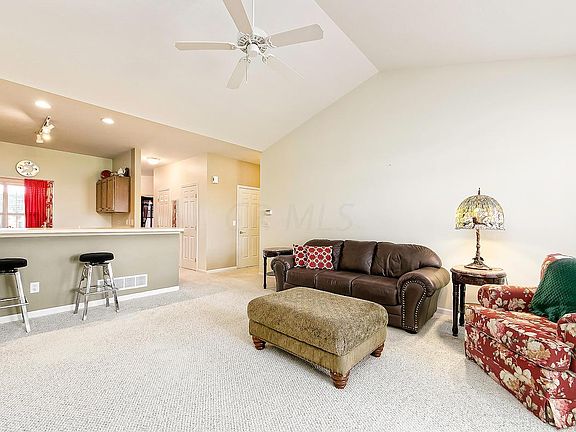 5th image of 149 Pebble Creek Dr SW