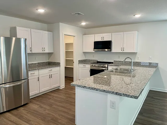 2586 Aaron Pl — Photo 3